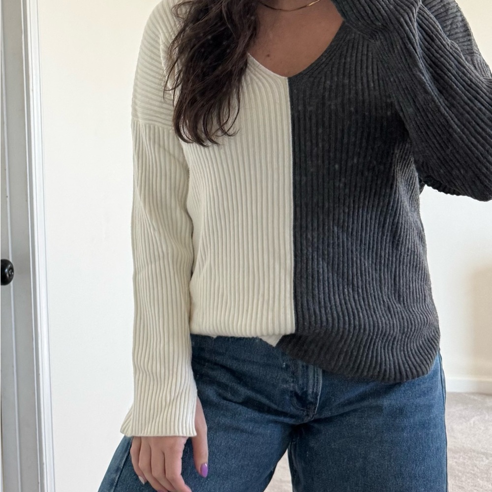 Abercrombie & Fitch Soft A&F sweater - Picture 2 of 4